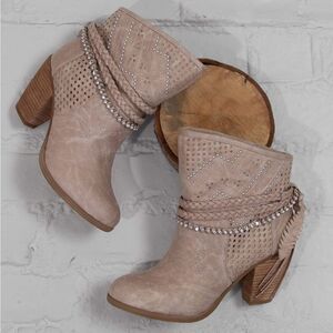 NAUGHTY MONKEY NOT RATED 7.5 Adylene Faux Suede Western Coastal Cowgirl Boot